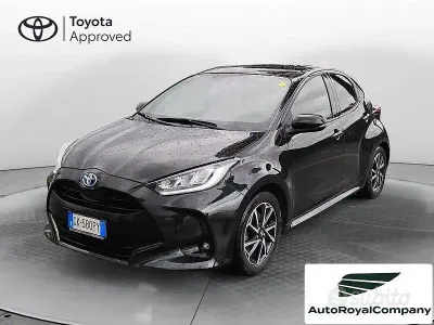 Usata Toyota Yaris Hybrid Lounge 116 CV (85 kW) 2022 Nero Berlina