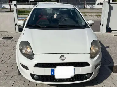 Usata Fiat Punto Active 60 CV (44 kW) 2012 Utilitaria