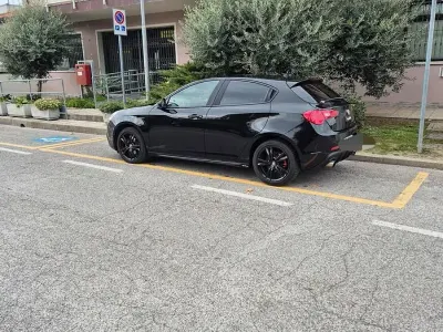 Usata Alfa Romeo Giulietta 109 CV (80 kW) 2014 Nero Utilitaria