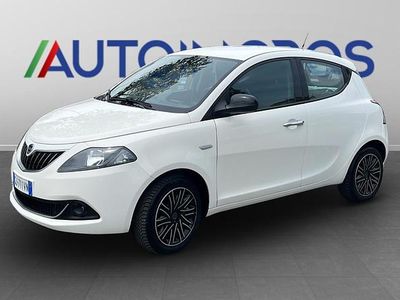 Usata Lancia Ypsilon Silver 69 CV (50 kW) 2022 Bianco Utilitaria