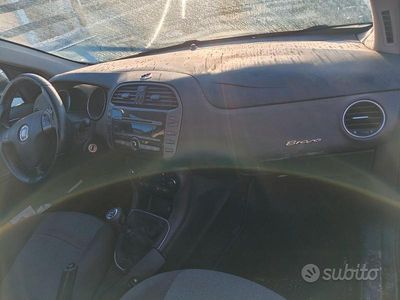 Usata Fiat Bravo 120 CV (88 kW) 1998 Marrone Utilitaria
