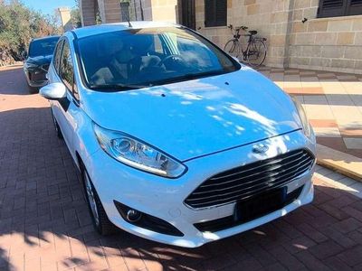 Second-hand Ford Fiesta 80 CP (58 kW) 2014 Alb Hatchback