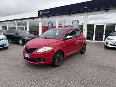 Usata Lancia Ypsilon Gold 69 CV (50 kW) 2020 Rosso Utilitaria