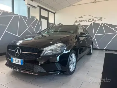 Usata Mercedes A180 Business 109 CV (80 kW) 2016 Nero Utilitaria