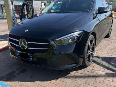 Gebraucht Mercedes B200 AMG Line Premium 150 PS (110 kW) 2022 Schwarz Van / Kleinbus