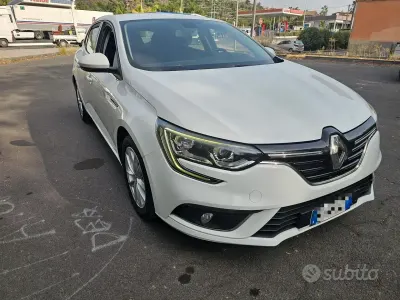 Usata Renault Mégane IV Intens 90 CV (66 kW) 2019 Bianco Berlina