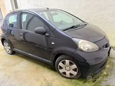 Second-hand Toyota Aygo Sol 68 CP (50 kW) 2008 Gri Hatchback