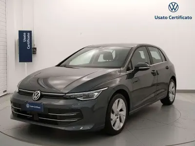 Usata VW Golf VIII Style 150 CV (110 kW) 2025 Grigio Utilitaria