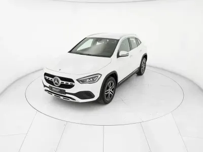 Usata Mercedes GLA200 150 CV (110 kW) 2022 Bianco SUV