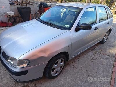 Usata Seat Ibiza 68 CV (50 kW) 2001 Grigio Utilitaria
