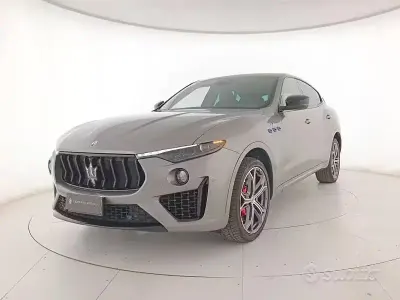 Usata Maserati Levante 330 CV (242 kW) 2021 Grigio SUV