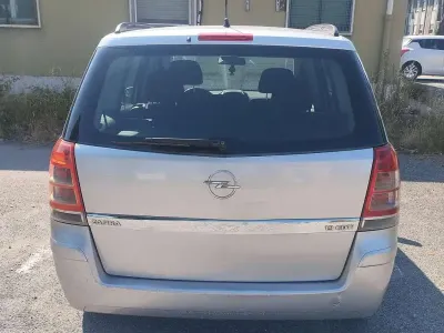 Usata Opel Zafira Enjoy 120 CV (88 kW) 2007 Grigio Monovolume