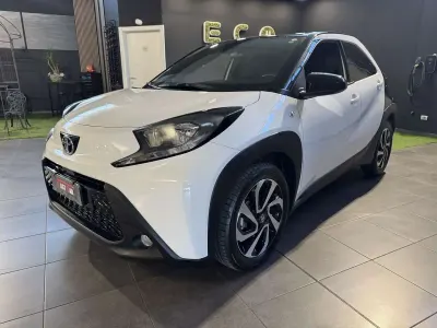 Usata Toyota Aygo X Trend 72 CV (52 kW) 2025 Bianco SUV