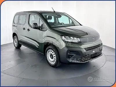 Nieuw Opel Combo Edition+ 100 PK (73 kW) 2025 Groen MPV