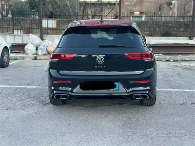 Usata VW Golf VIII R-line 150 CV (110 kW) 2023 Nero Berlina