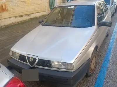 Usata Alfa Romeo 155 116 CV (85 kW) 1993 Grigio Berlina