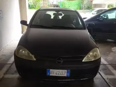 Usata Opel Corsa 75 CV (55 kW) 2001 Marrone Utilitaria