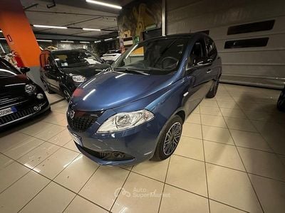 Usata Lancia Ypsilon 69 CV (50 kW) 2023 Blu Utilitaria