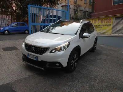 Usata Peugeot 2008 Allure 120 CV (88 kW) 2016 Bianco SUV