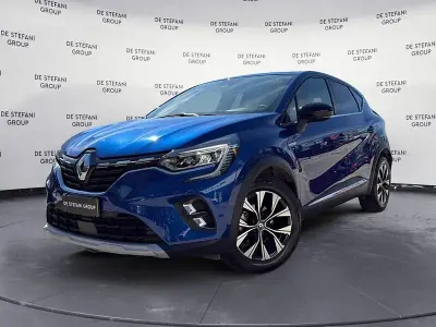 Usata Renault Captur Techno 101 CV (74 kW) 2023 Blu SUV