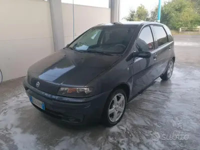 Usata Fiat Punto 86 CV (63 kW) 2003 Grigio Utilitaria