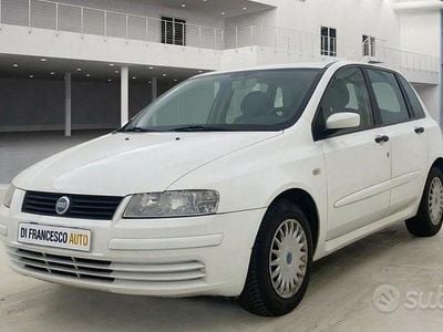 Usata Fiat Stilo Dynamic 103 CV (75 kW) 2004 Grigio metallizzato Berlina