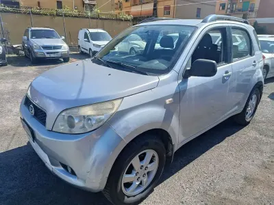 Usata Daihatsu Terios 105 CV (77 kW) 2008 Argento SUV