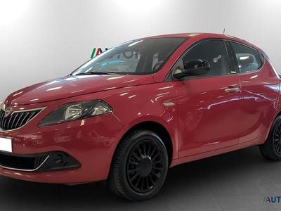 Usata Lancia Ypsilon Silver 69 CV (50 kW) 2022 Rosso Utilitaria