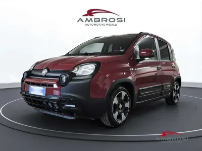 Usado Fiat Panda Cross Cross 69 CV (50 kW) 2025 Rojo Utilitario