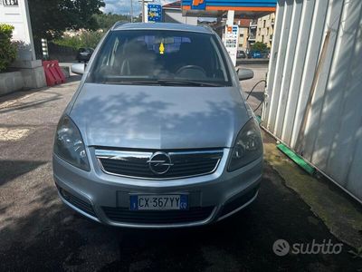 usata Opel Zafira 1.6 benzina 7 posti