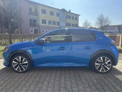 Begagnad Peugeot 208 GT-line 102 HK (75 kW) 2020 Blå Halvkombi