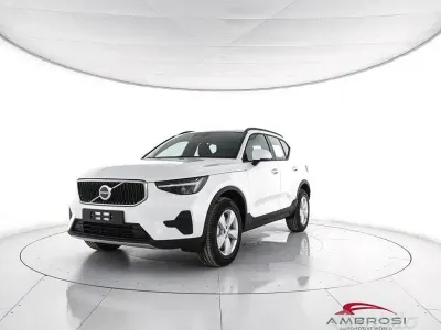 Neu Volvo XC40 163 PS (119 kW) 2026 Weiß SUV