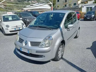 Usata Renault Modus Dynamique 86 CV (63 kW) 2008 Argento Monovolume