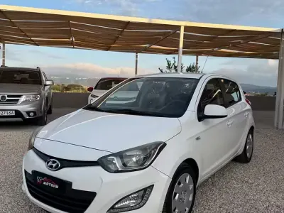 Usata Hyundai i20 85 CV (62 kW) 2014 Bianco Utilitaria