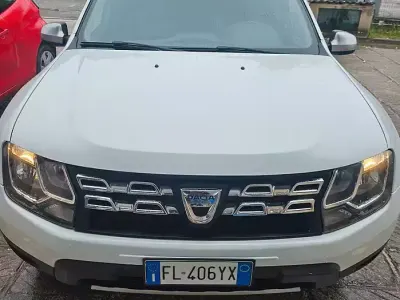 Usata Dacia Duster Lauréate 109 CV (80 kW) 2016 Bianco SUV