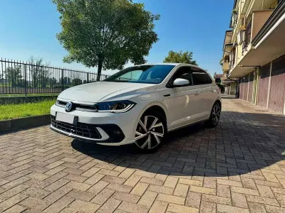 Usata VW Polo R-line 95 CV (69 kW) 2023 Bianco Utilitaria