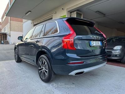 Usata Volvo XC90 Momentum 235 CV (172 kW) 2021 Denim blue SUV