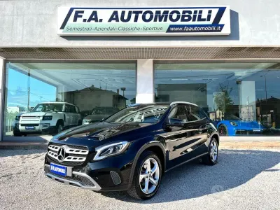 Usata Mercedes GLA200 136 CV (100 kW) 2017 Nero SUV