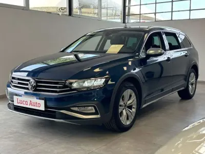 Usata VW Passat Alltrack 200 CV (147 kW) 2020 Blu Station wagon