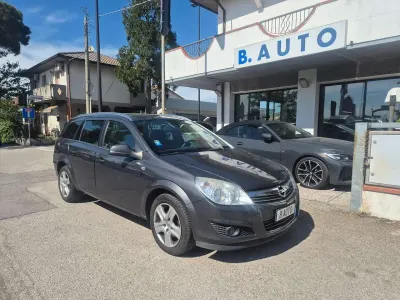 Käytetty Opel Astra Enjoy 110 HP (80 kW) 2010 Harmaa Farmari