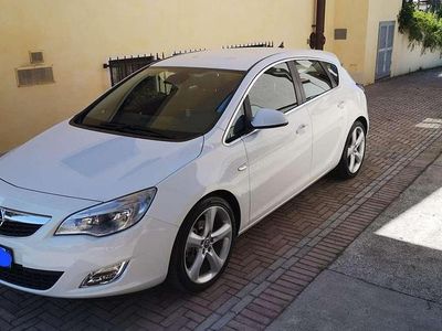 Usata Opel Astra Elegance 101 CV (74 kW) 2011