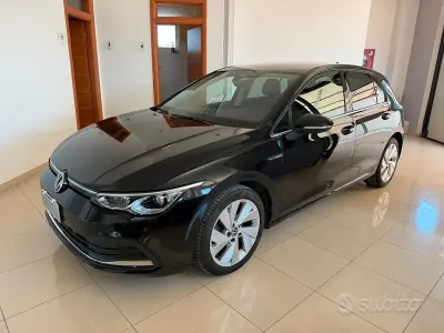 Usata VW Golf VIII Style 150 CV (110 kW) 2021 Nero Utilitaria