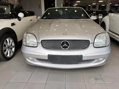 Usata Mercedes SLK200 163 CV (119 kW) 2002 Grigio Cabrio