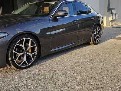 Usata Alfa Romeo Giulia 180 CV (132 kW) 2017 Grigio Berlina