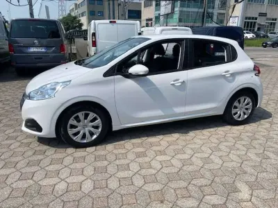 Usata Peugeot 208 75 CV (55 kW) 2018 Bianco Utilitaria