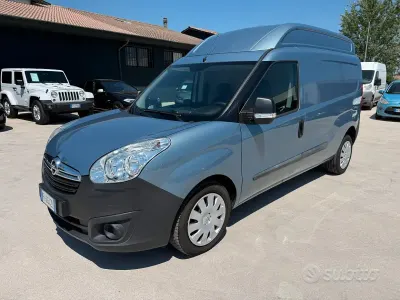 Usata Opel Combo 105 CV (77 kW) 2017 Grigio Monovolume