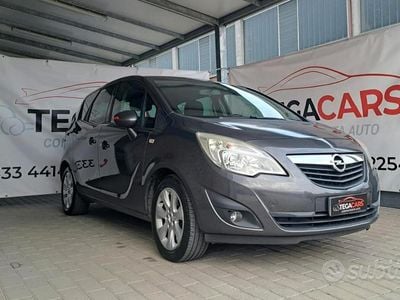 Grigio Usata 2011 Opel Meriva Monovolume | 5499 € (Buon prezzo)