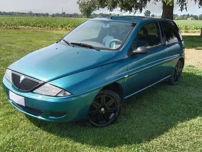 Usata Lancia Ypsilon 2002 Utilitaria