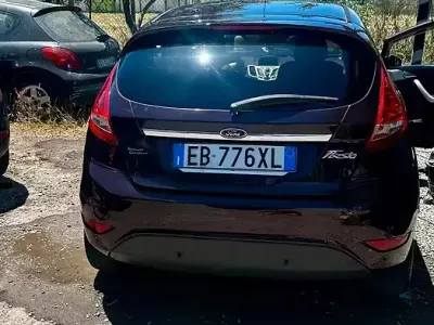 Usata Ford Fiesta Titanium 97 CV (71 kW) 2010 Viola Berlina