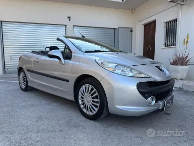 Usata Peugeot 207 CC 110 CV (80 kW) 2007 Grigio Cabrio